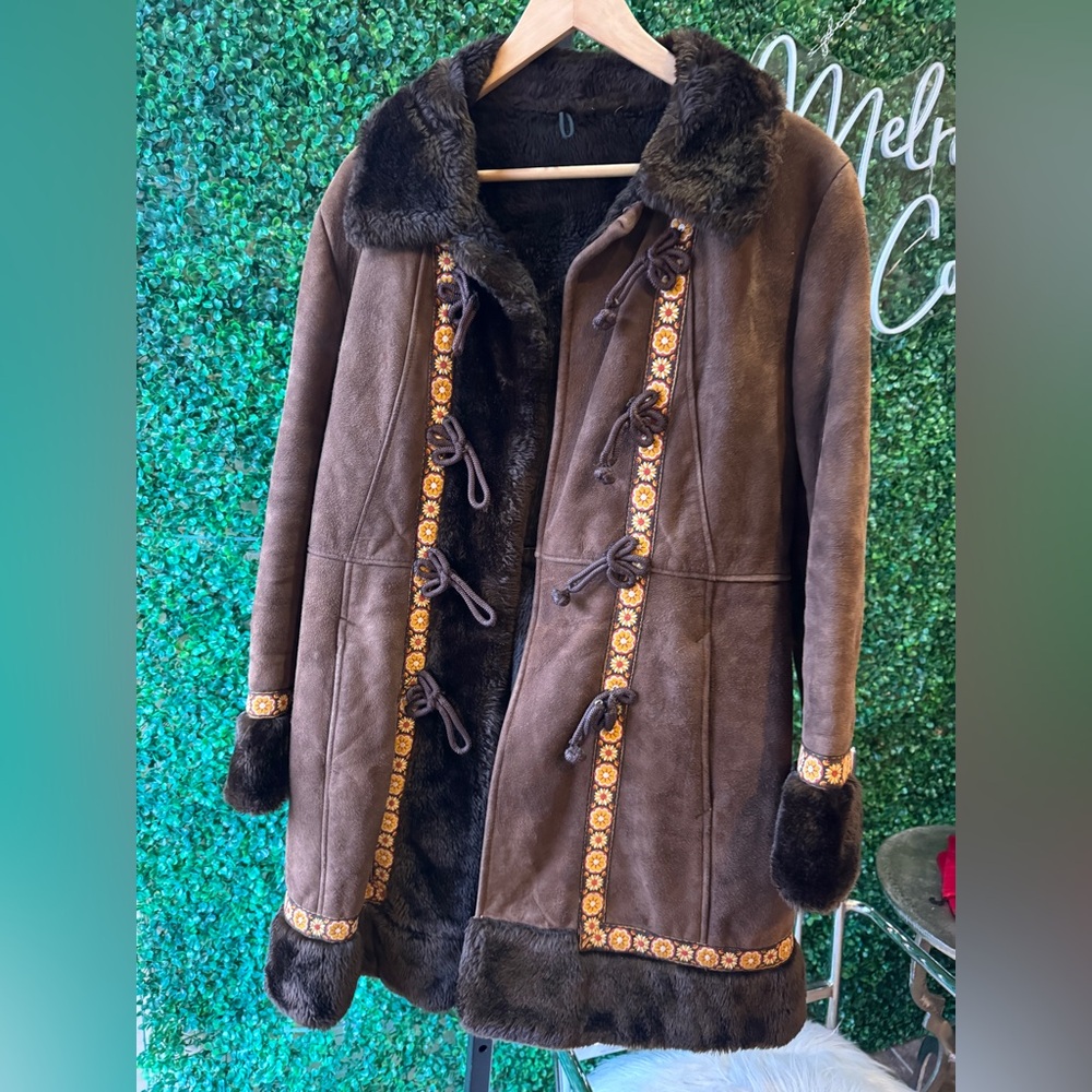Vintage Sheepskin Embroidered Faux Fur Trim Frog Closure Boho Shearling coat